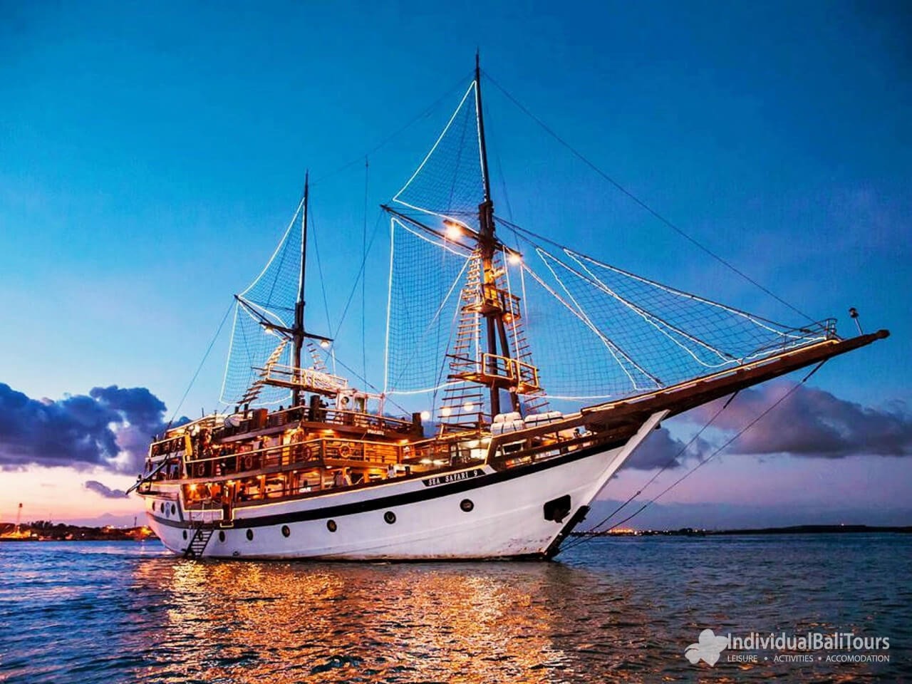 Bali Sea Safari Dinner Cruise Explore the Lembongan Strait